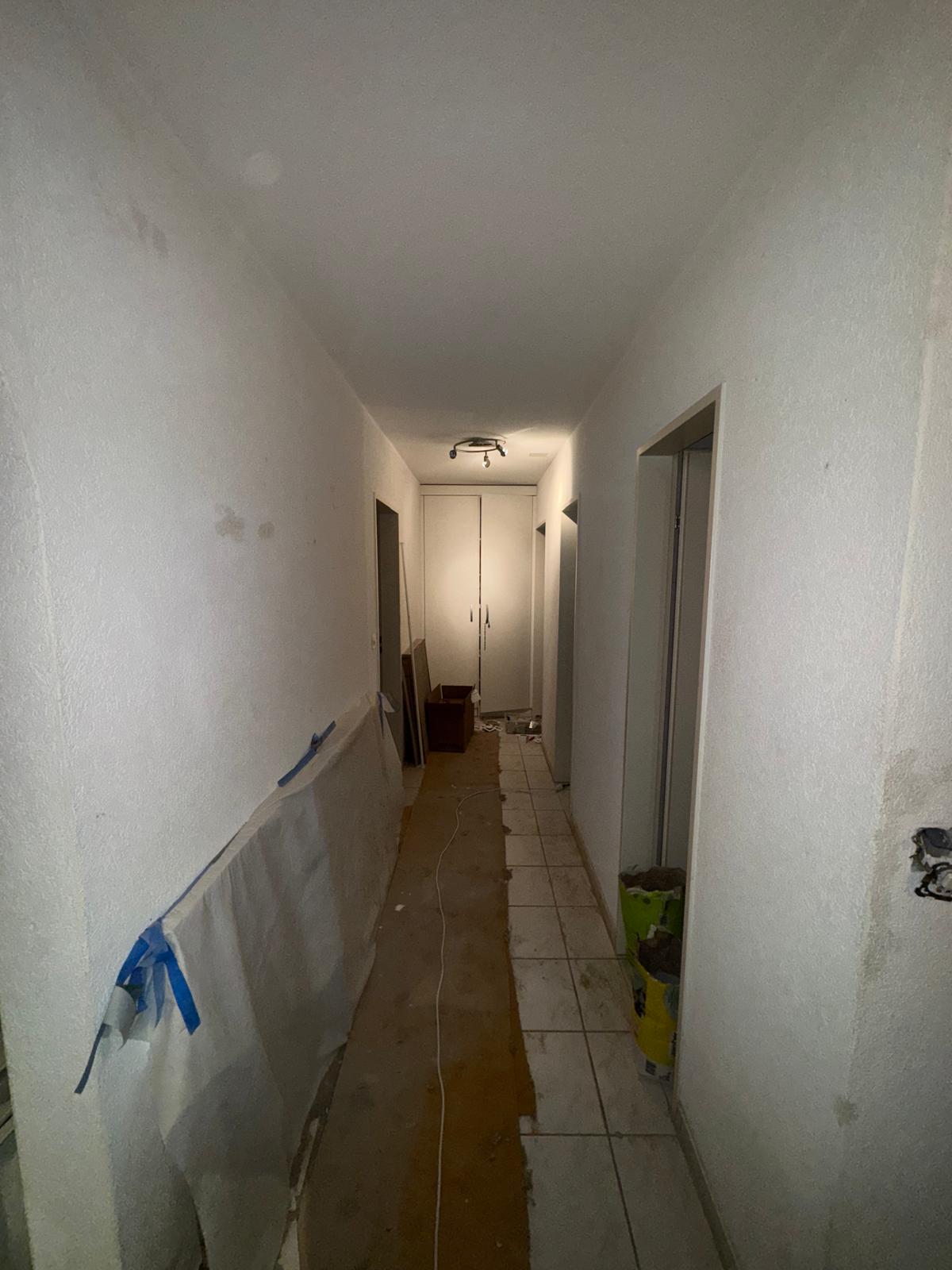 Sauberer Korridor nach der Renovation